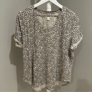 Good Threads Leopard Print V-Neck T-Shirt